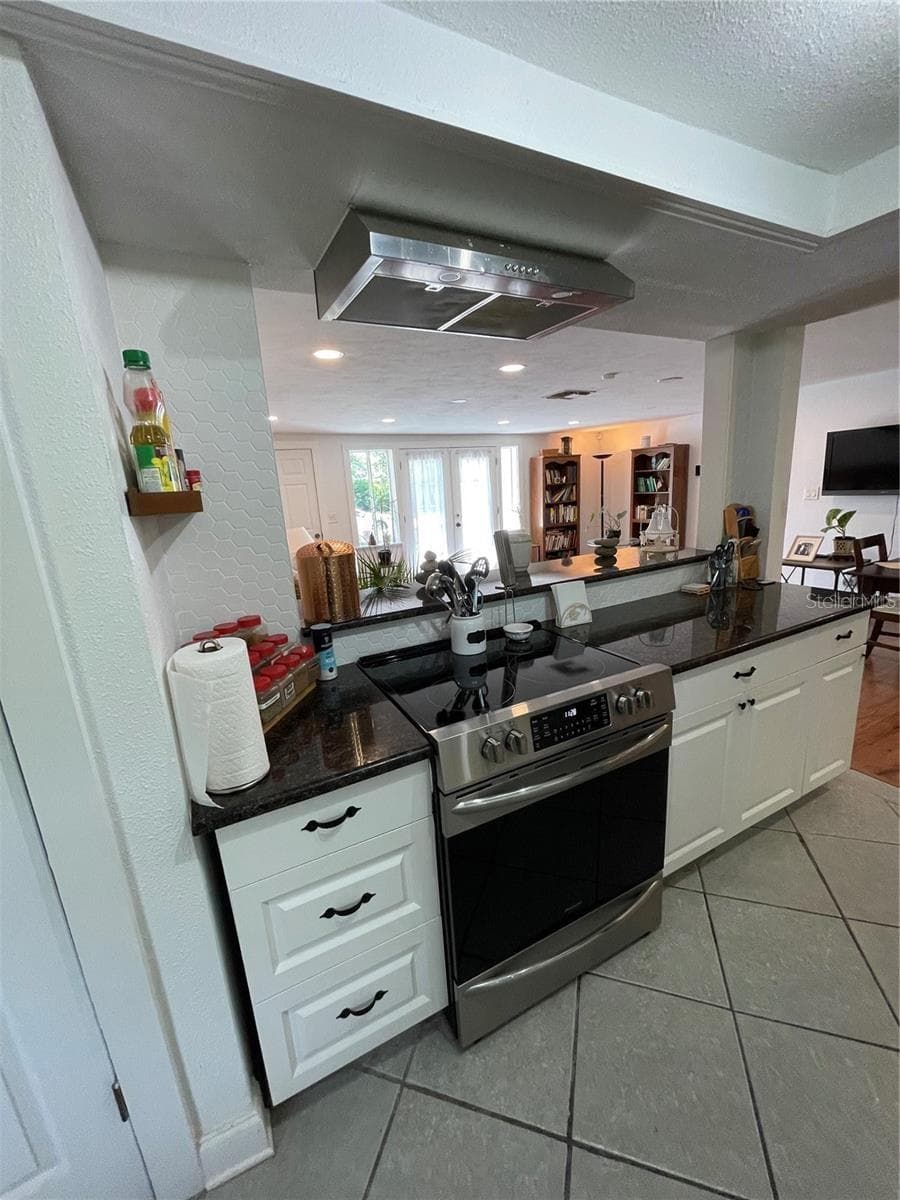 5736 COLONIAL DRIVE — photo 29 of 57