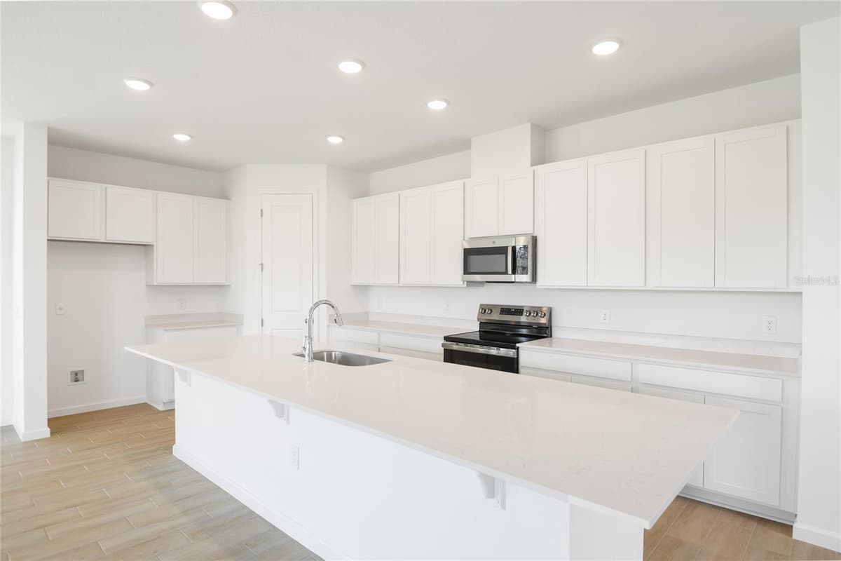 816 LAKE DELL ROAD — photo 4 of 20