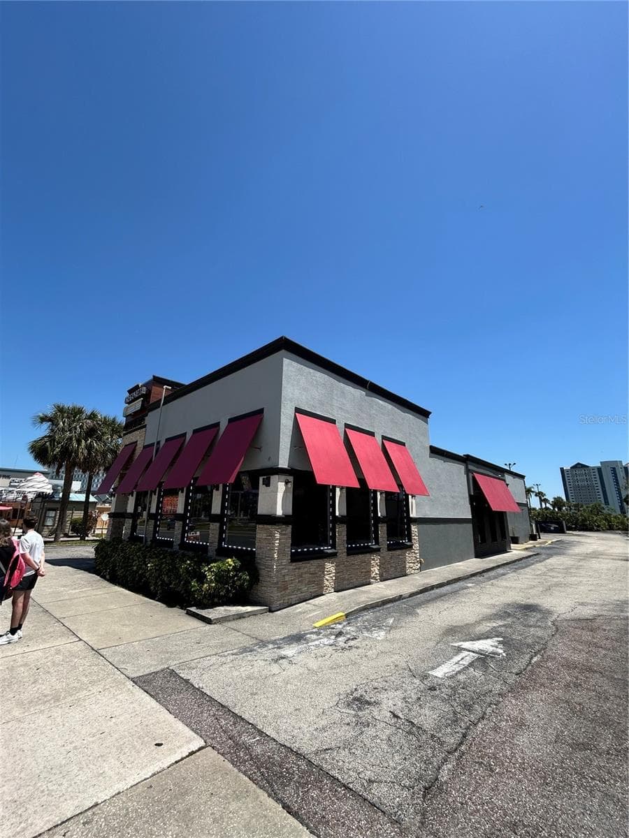 6320 INTERNATIONAL DRIVE — photo 1 of 19