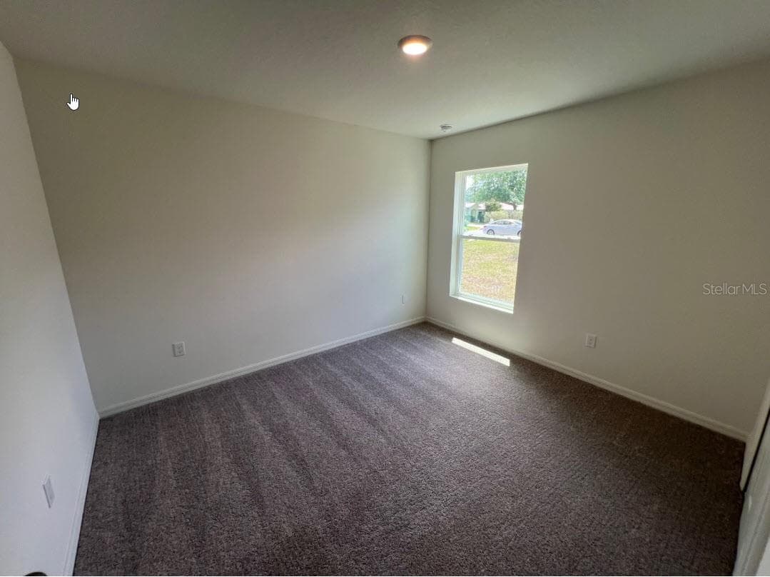 25 RYDING LANE — photo 5 of 13
