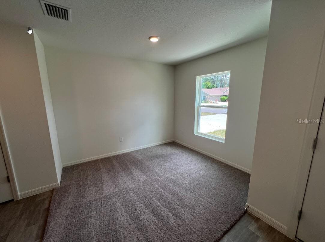 25 RYDING LANE — photo 3 of 13