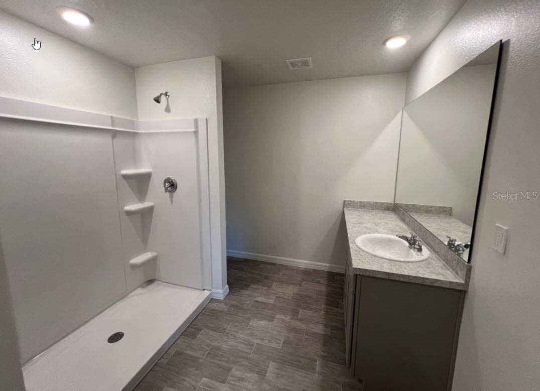 25 RYDING LANE — photo 10 of 13