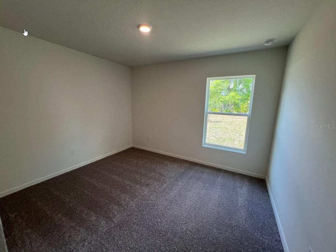25 RYDING LANE — photo 7 of 13