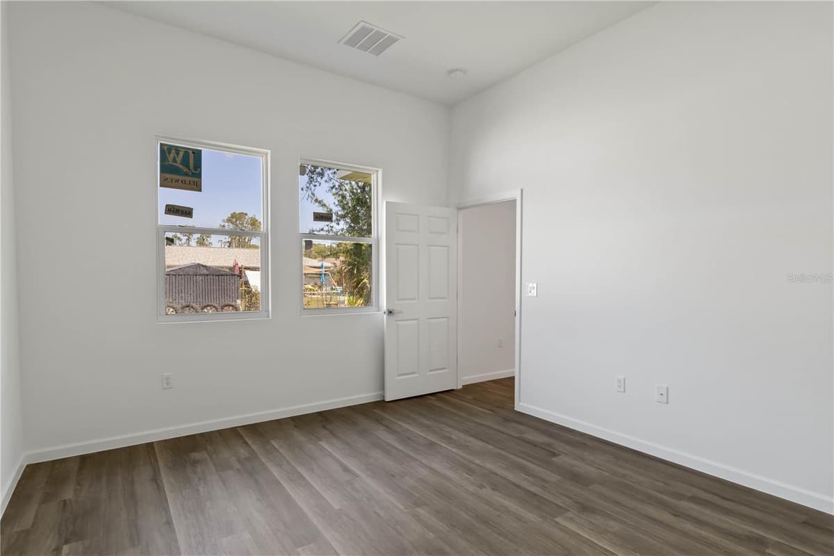 4344 JASLO AVENUE — photo 18 of 30