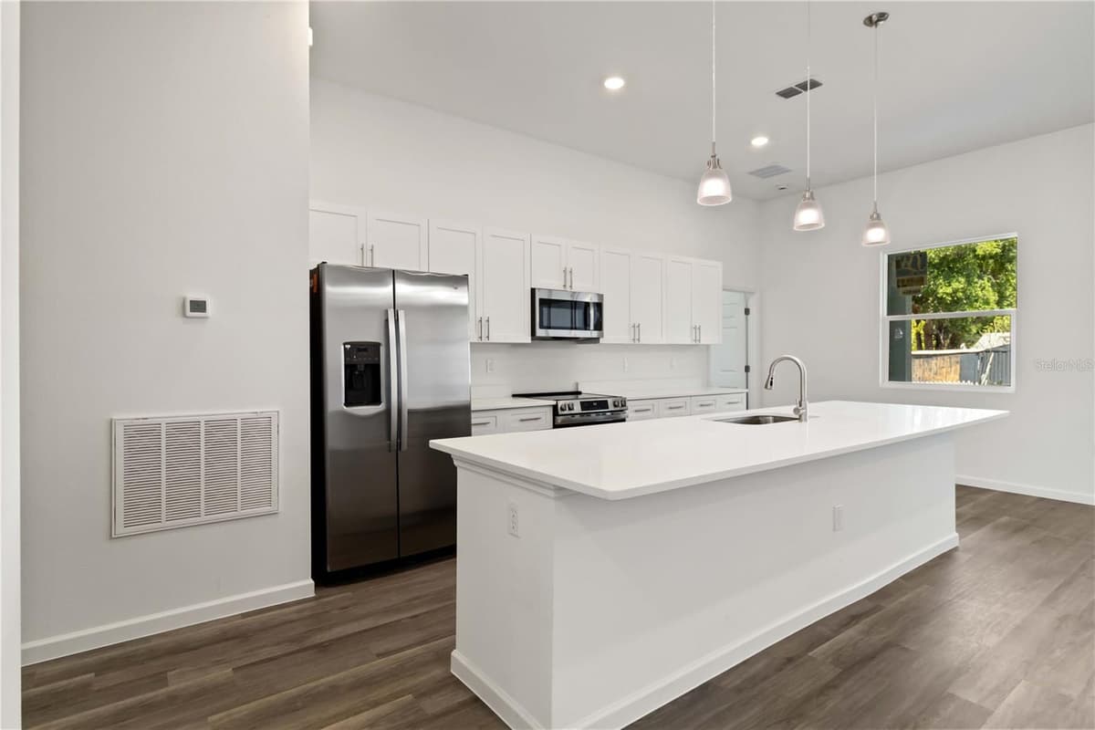 4344 JASLO AVENUE — photo 12 of 30