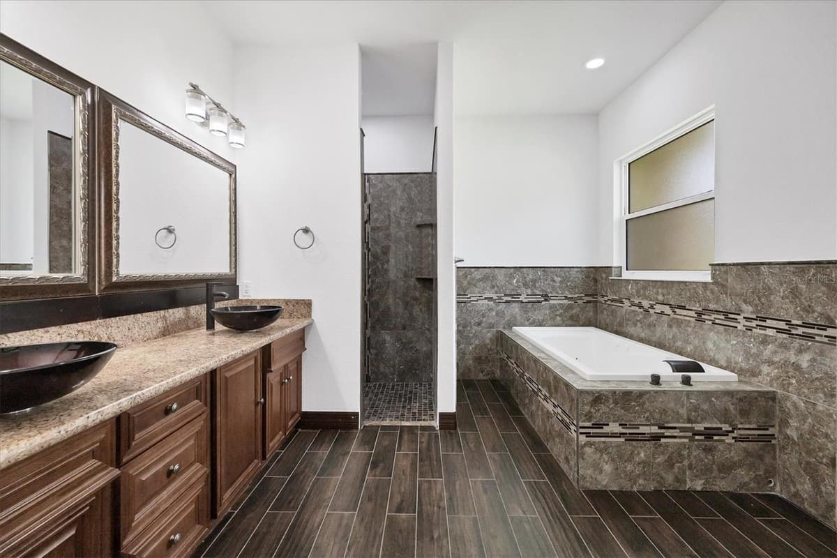 431 SEVILLA STREET — photo 24 of 55