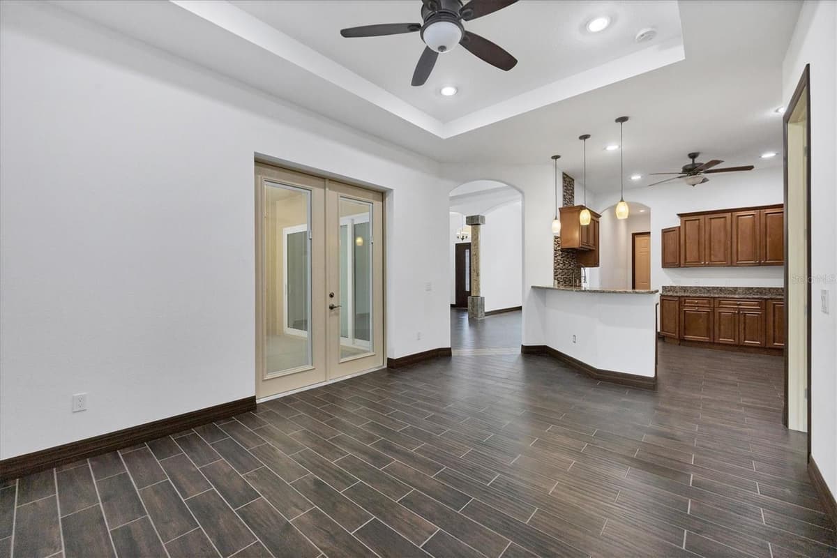431 SEVILLA STREET — photo 21 of 55