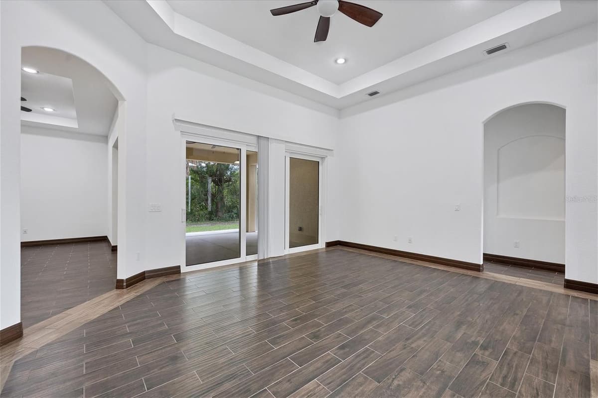 431 SEVILLA STREET — photo 13 of 55