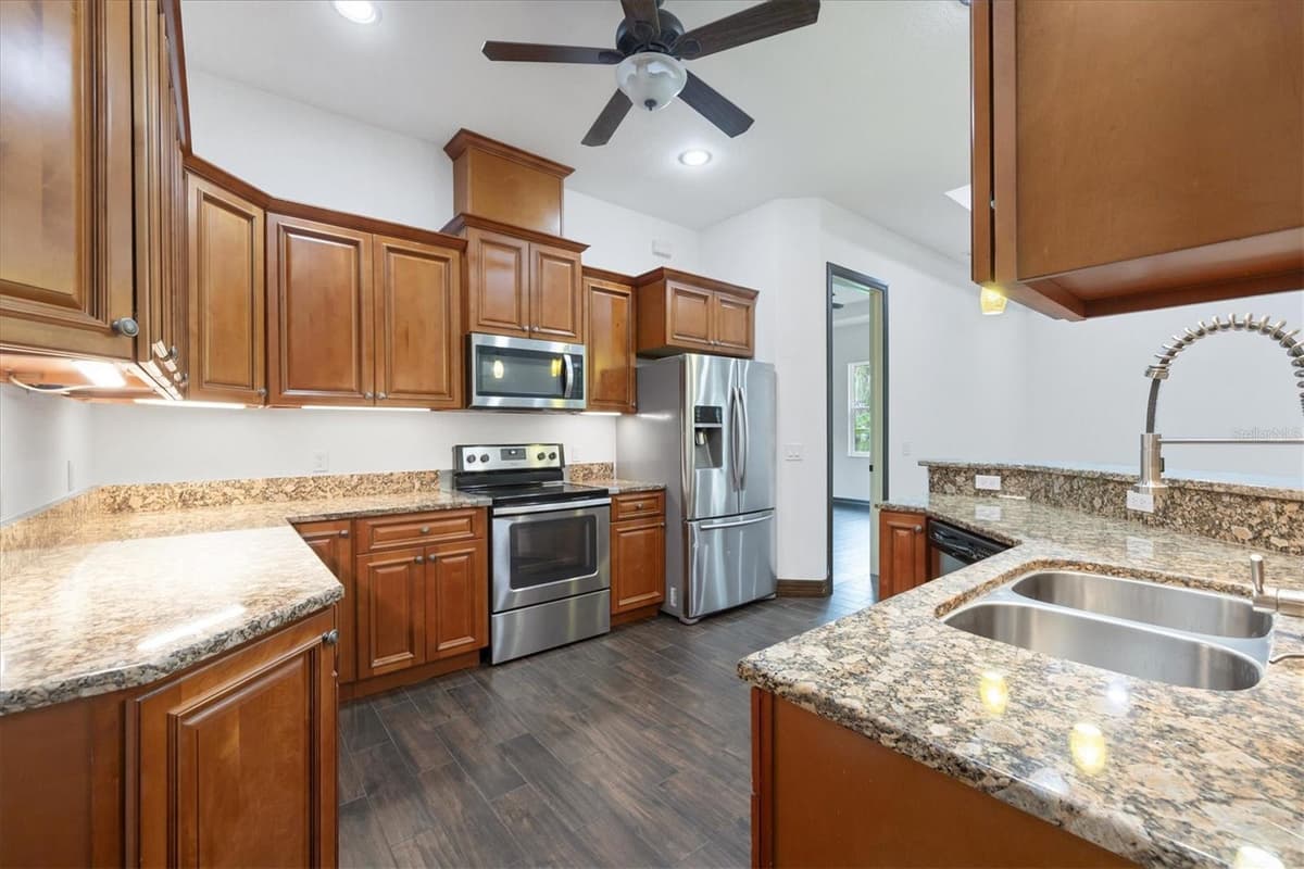 431 SEVILLA STREET — photo 15 of 55