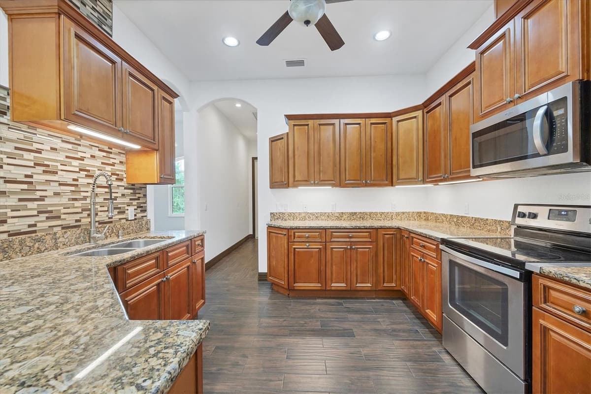 431 SEVILLA STREET — photo 16 of 55