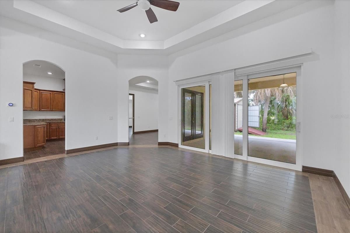 431 SEVILLA STREET — photo 14 of 55