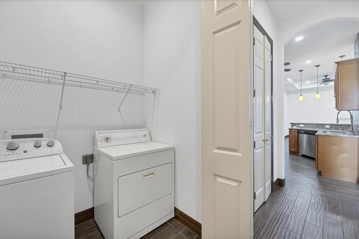 431 SEVILLA STREET — photo 29 of 55