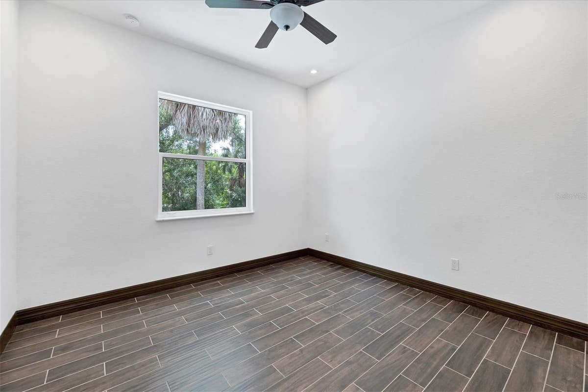 431 SEVILLA STREET — photo 28 of 55