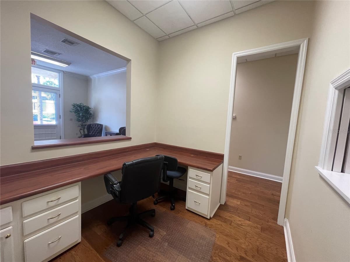 220 MAIN STREET — photo 18 of 25