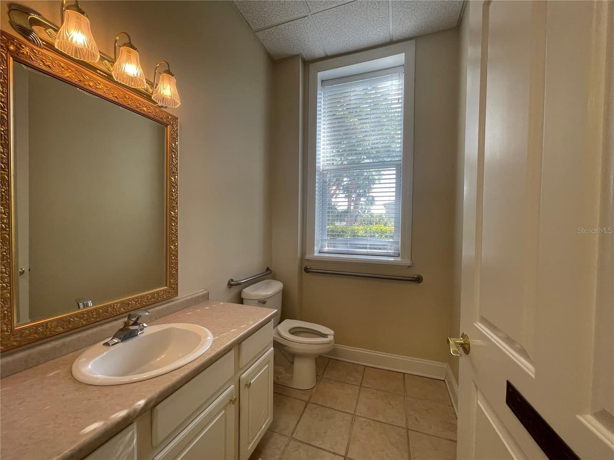 220 MAIN STREET — photo 13 of 25
