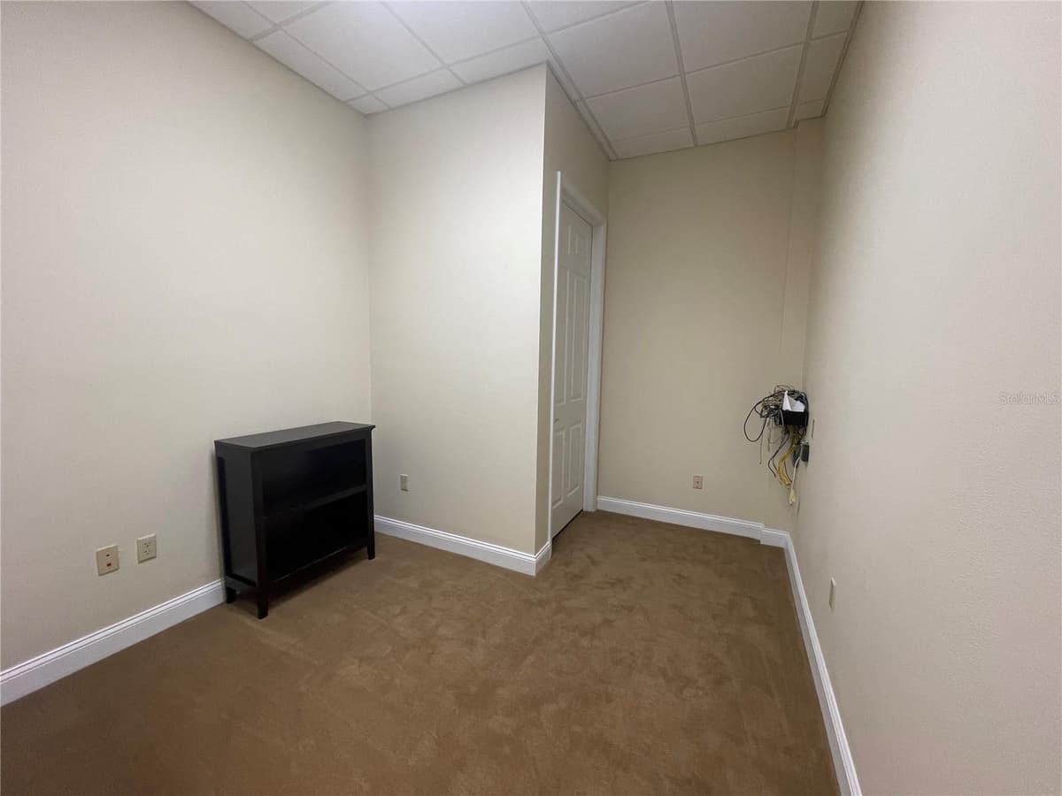 220 MAIN STREET — photo 6 of 25