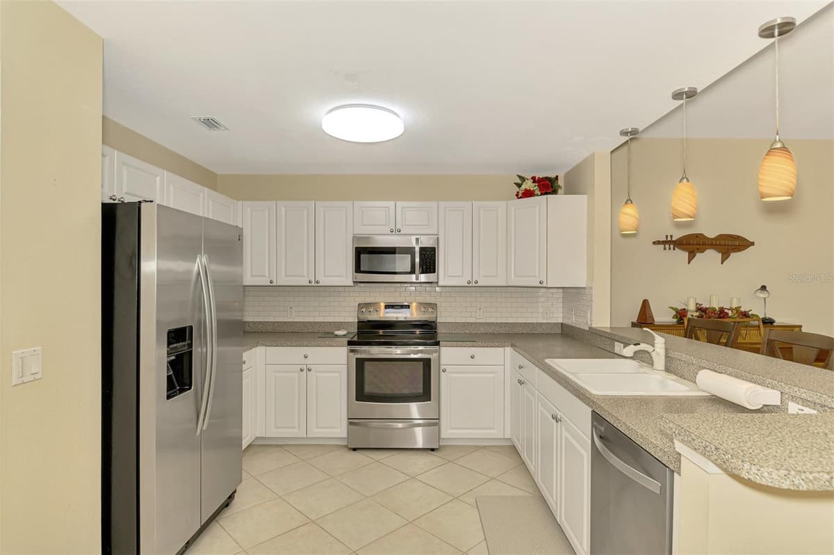 3433 GRAND VISTA COURT — photo 11 of 77