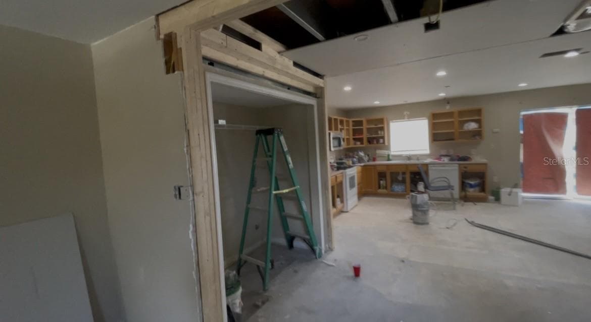459 DANUBE DRIVE — photo 3 of 26