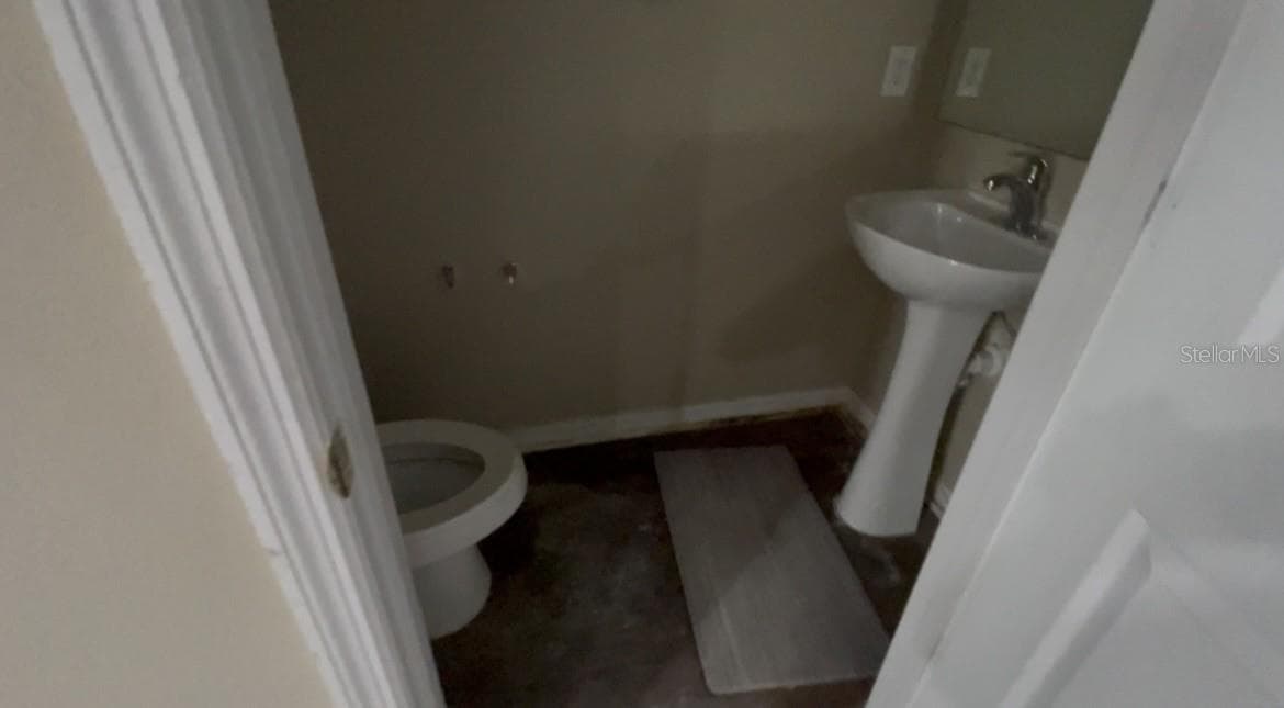 459 DANUBE DRIVE — photo 5 of 26