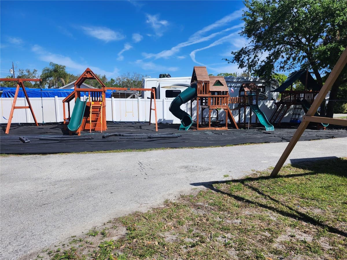 1901 SLIGH AVENUE — photo 13 of 18