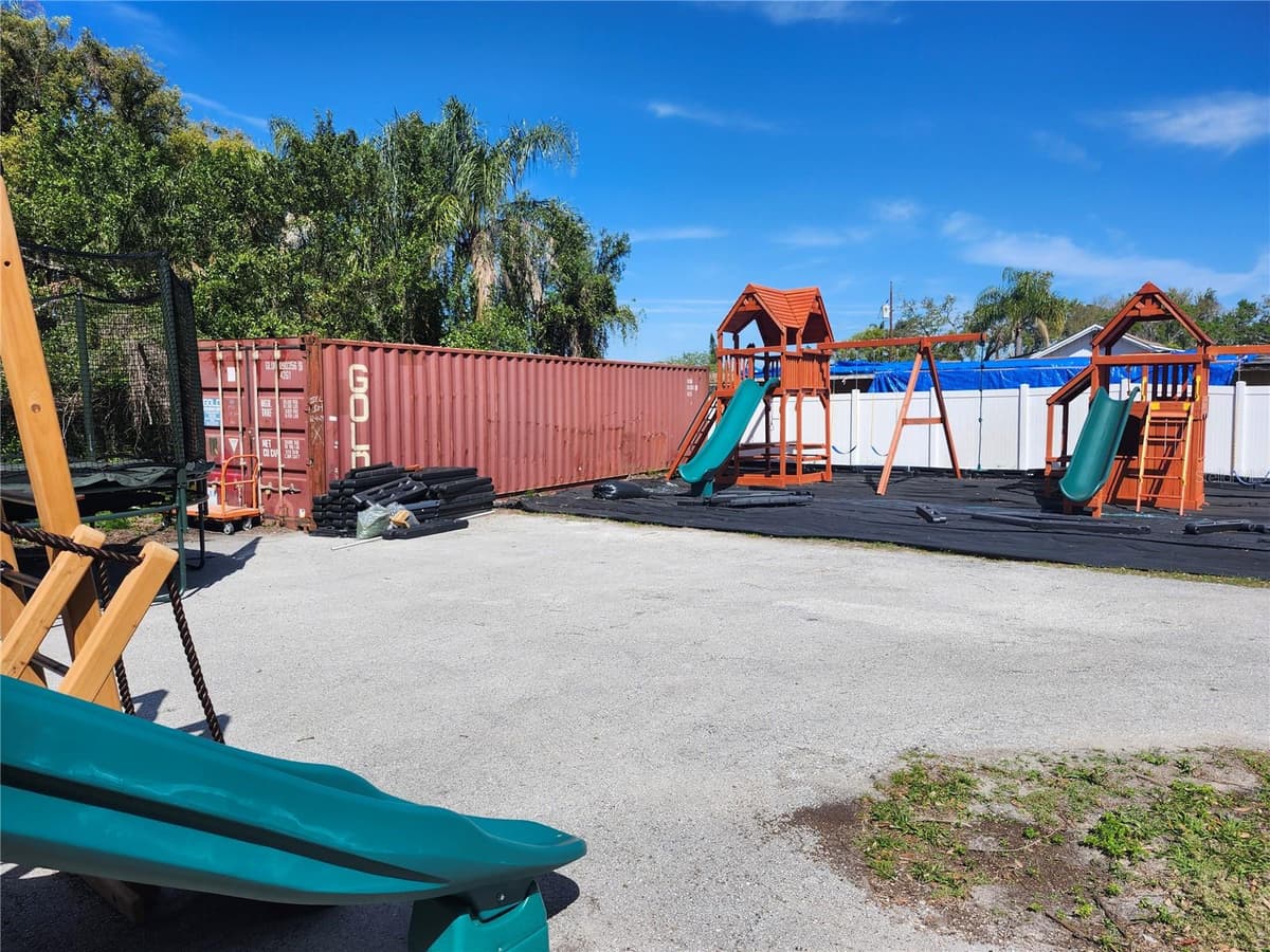 1901 SLIGH AVENUE — photo 12 of 18