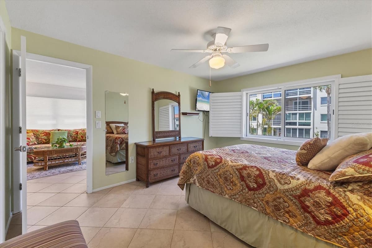 210 SANTA MARIA STREET — photo 21 of 80