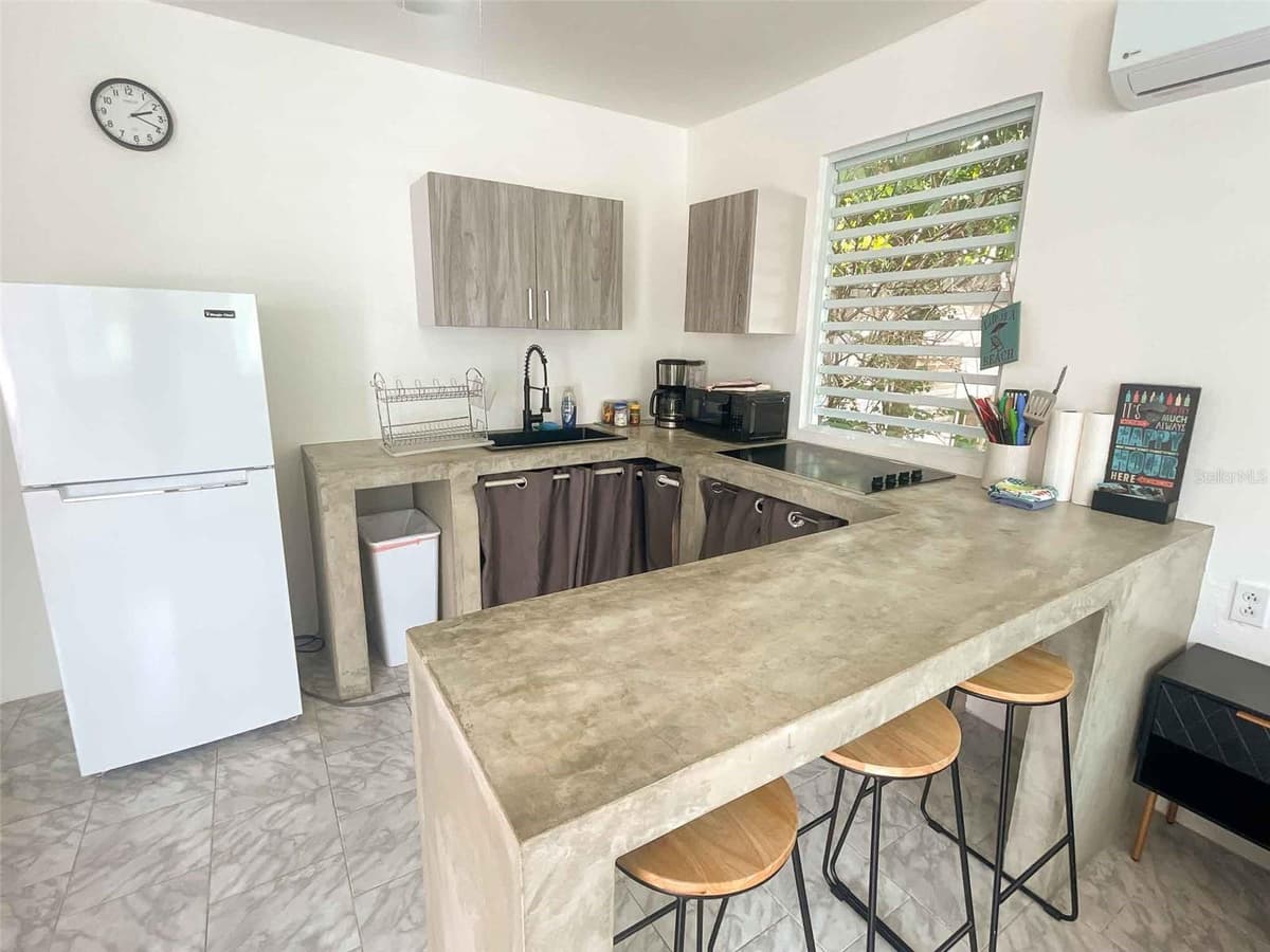376 CALLE GIRASOL — photo 4 of 18