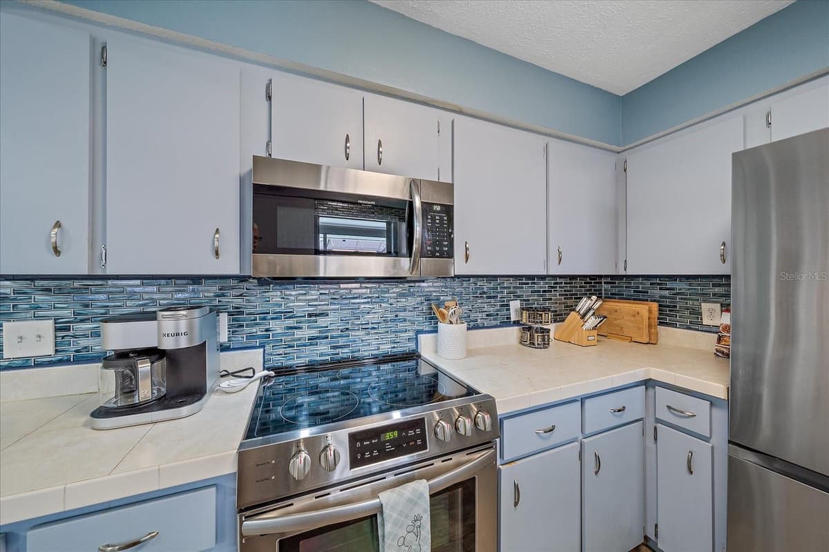 108 STANFORD ROAD — photo 9 of 28