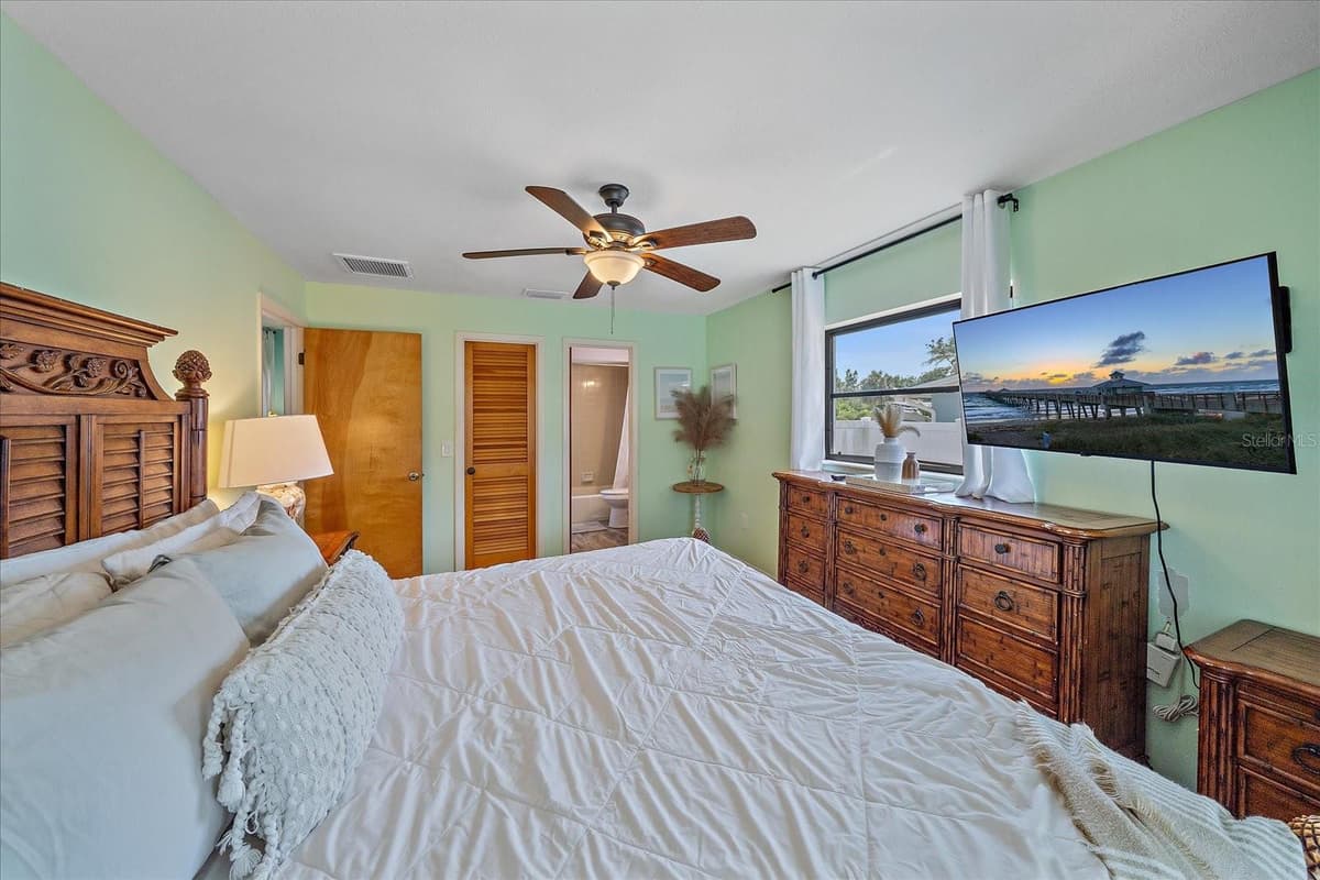108 STANFORD ROAD — photo 17 of 28
