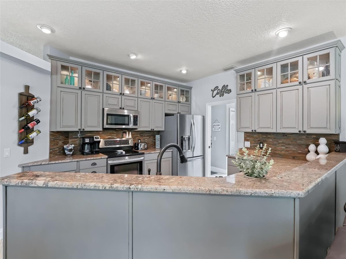 4658 HACIENDA DRIVE — photo 13 of 50