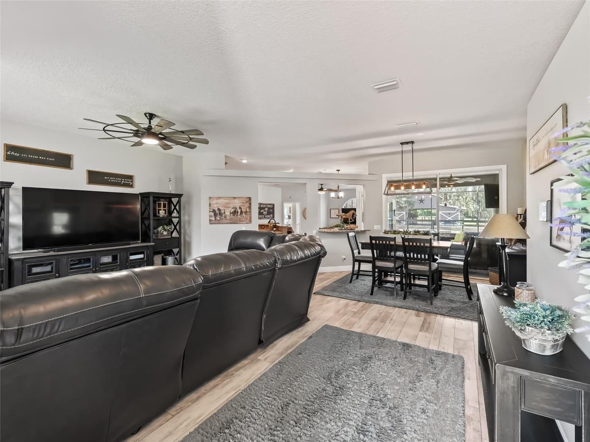 4658 HACIENDA DRIVE — photo 7 of 50