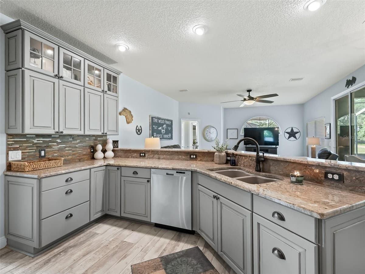 4658 HACIENDA DRIVE — photo 10 of 50