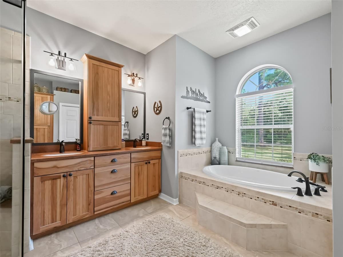 4658 HACIENDA DRIVE — photo 17 of 50