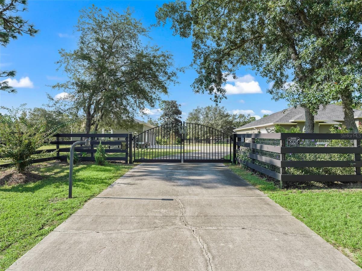 4658 HACIENDA DRIVE — photo 3 of 50
