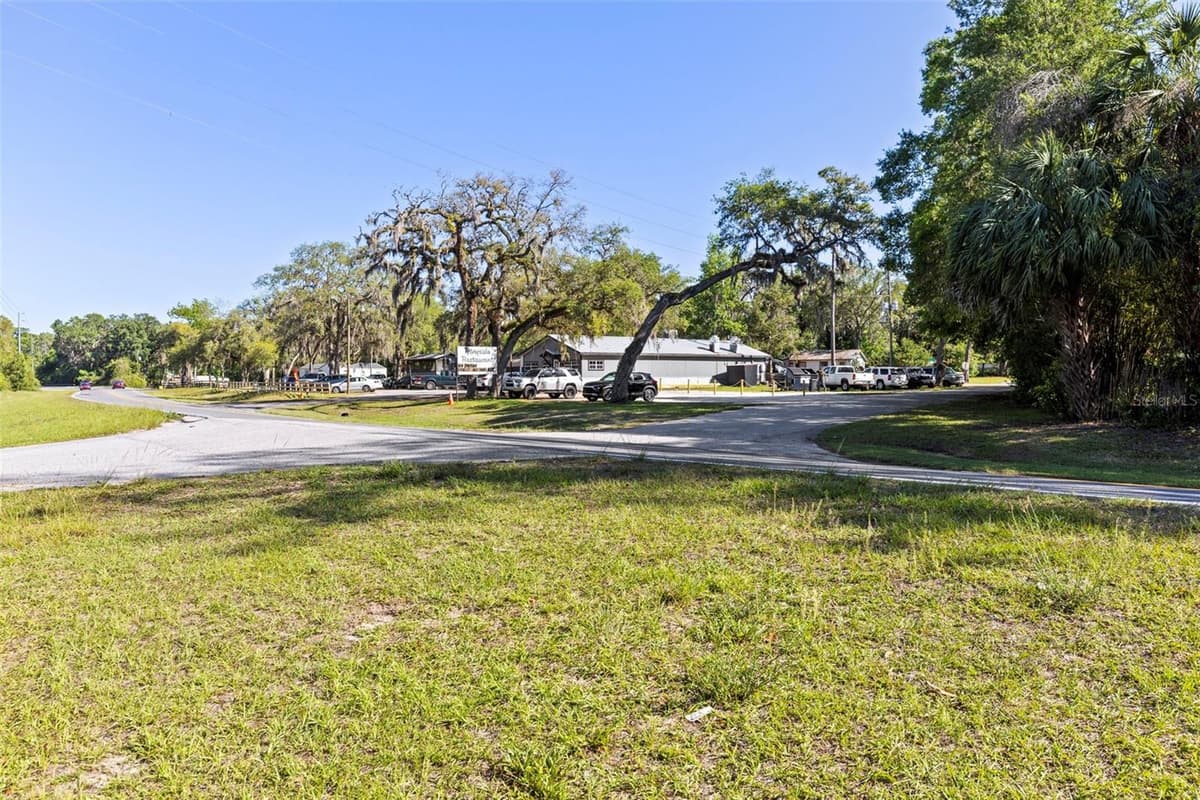 29133 LAWTON DRIVE — photo 36 of 40