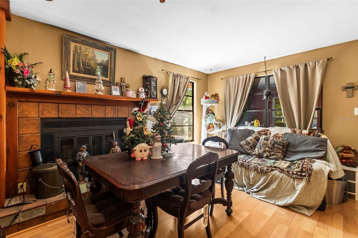 29133 LAWTON DRIVE — photo 13 of 40