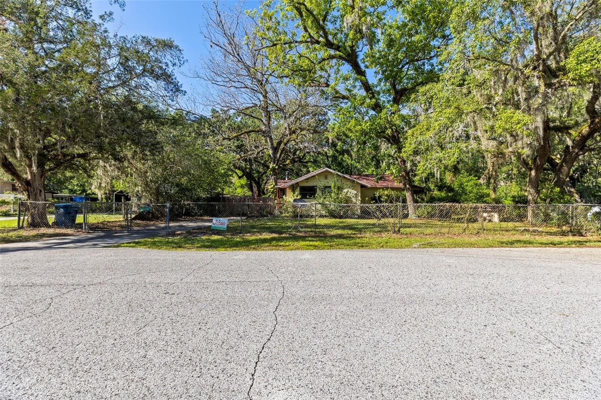 29133 LAWTON DRIVE — photo 7 of 40