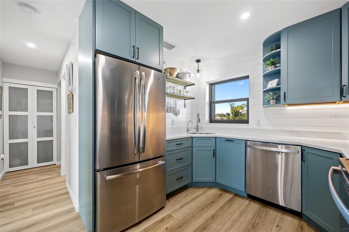 1318 WESLEY DRIVE — photo 14 of 42