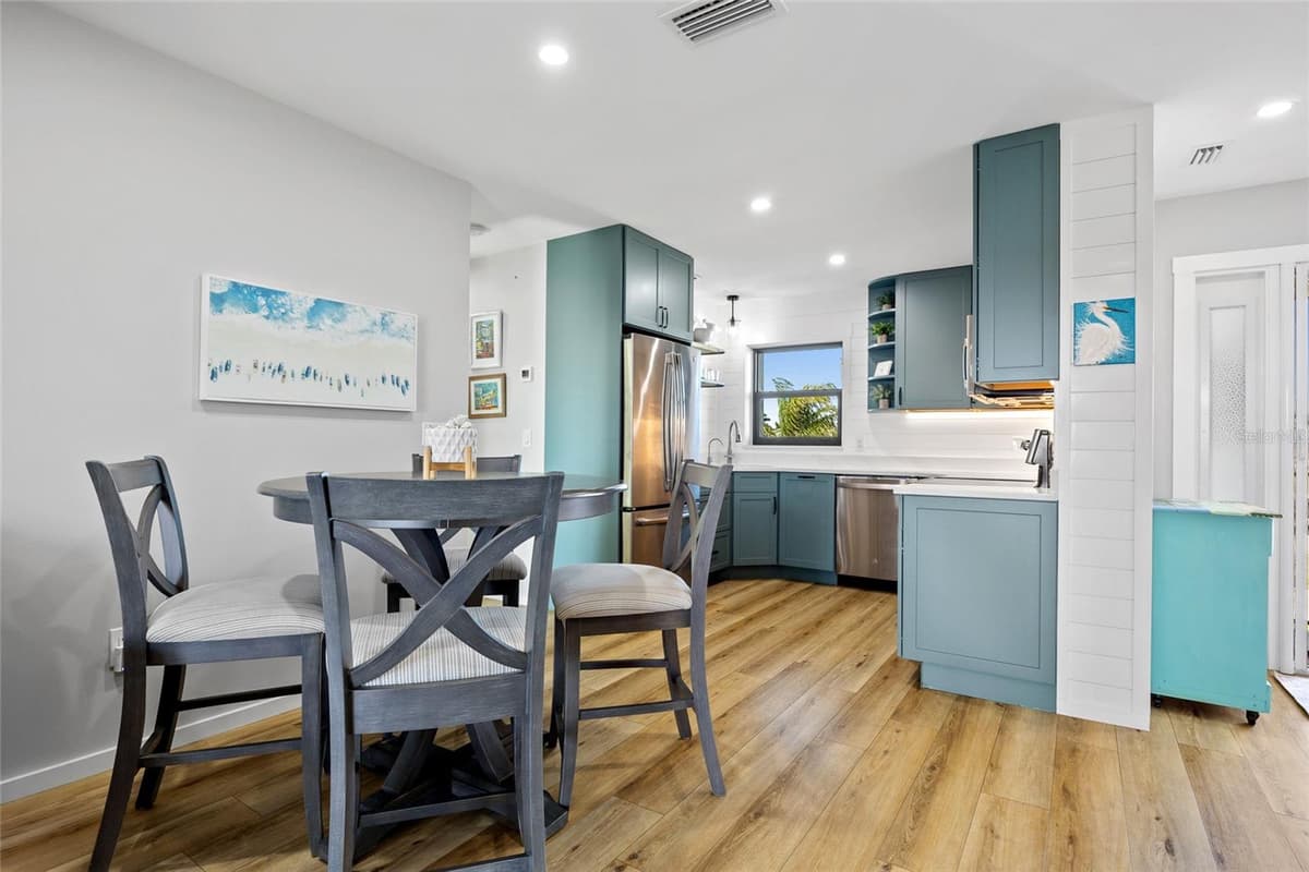 1318 WESLEY DRIVE — photo 13 of 42
