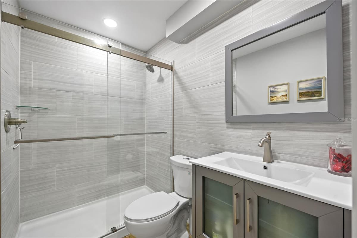 1318 WESLEY DRIVE — photo 23 of 42
