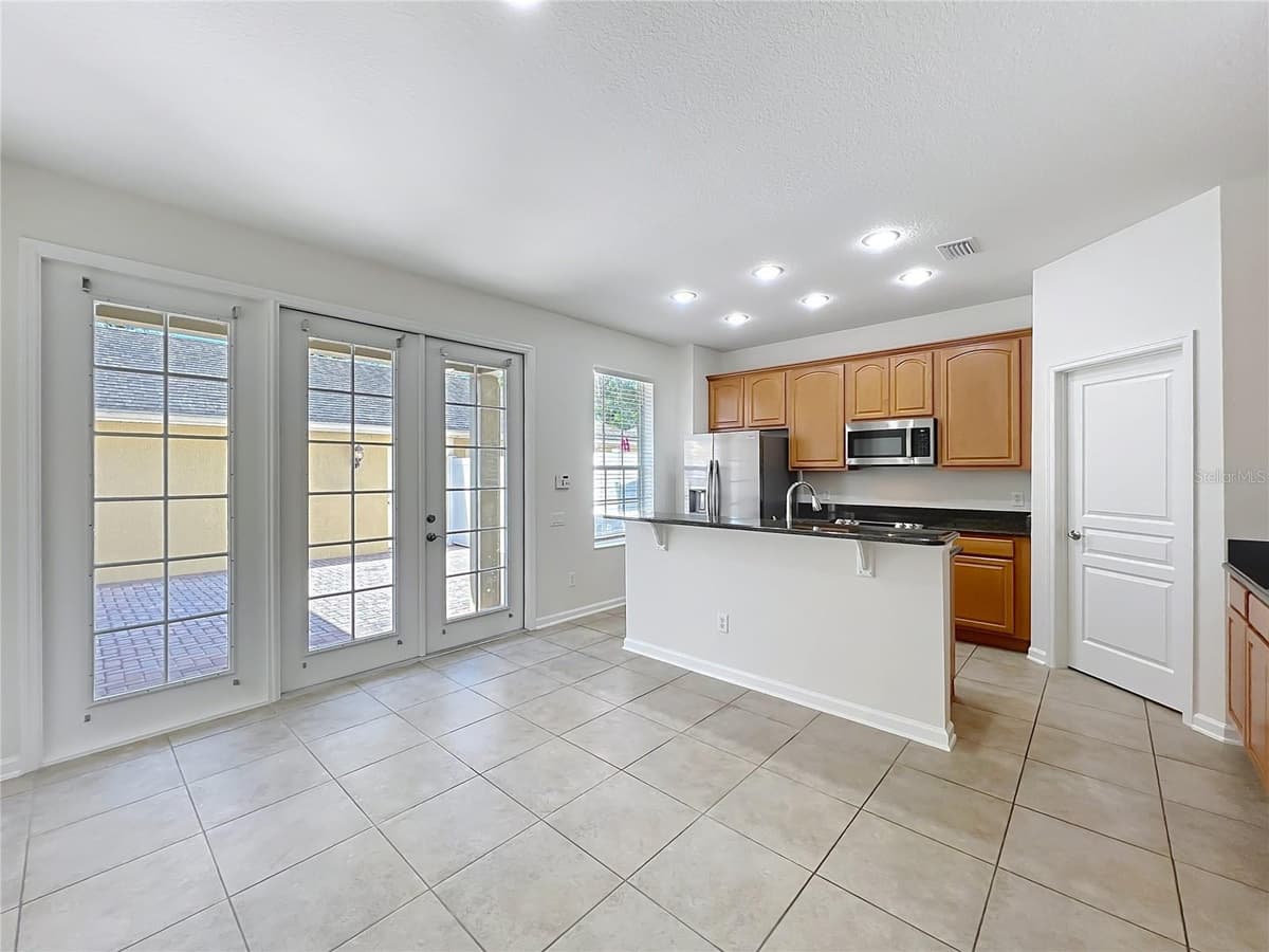 12930 VENNETTA WAY — photo 4 of 38