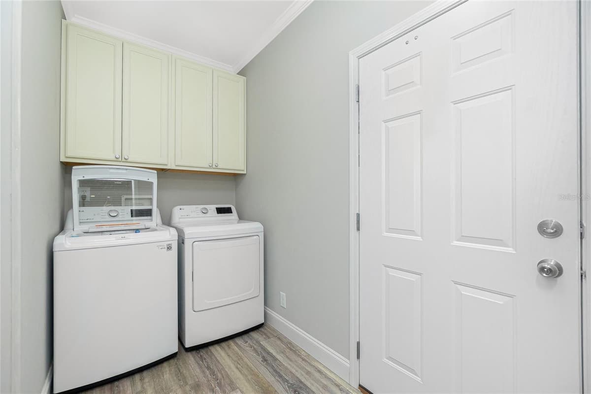 1431 SANDERLING DRIVE — photo 33 of 59