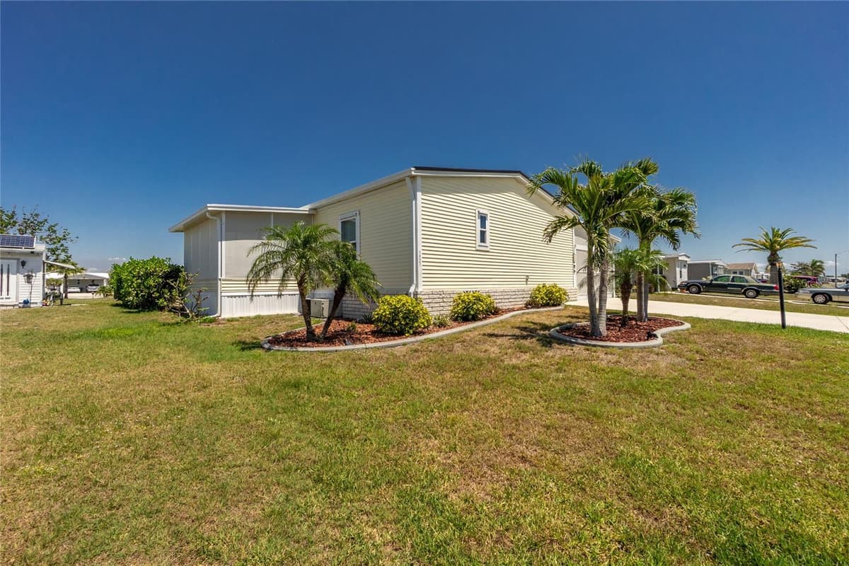 1431 SANDERLING DRIVE — photo 2 of 59