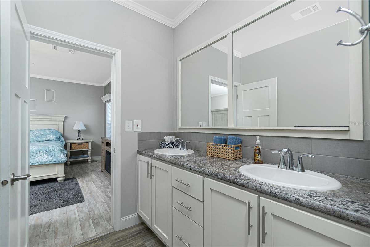 1431 SANDERLING DRIVE — photo 24 of 59