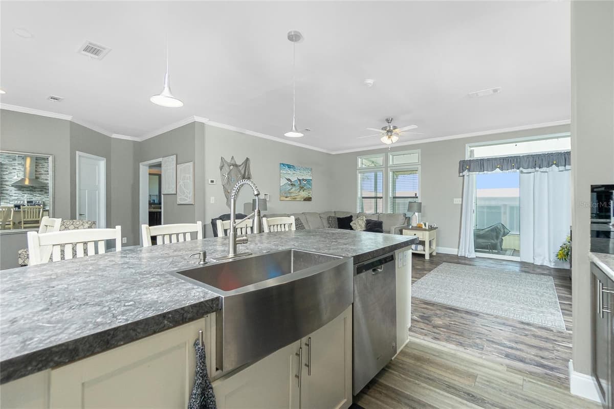 1431 SANDERLING DRIVE — photo 13 of 59
