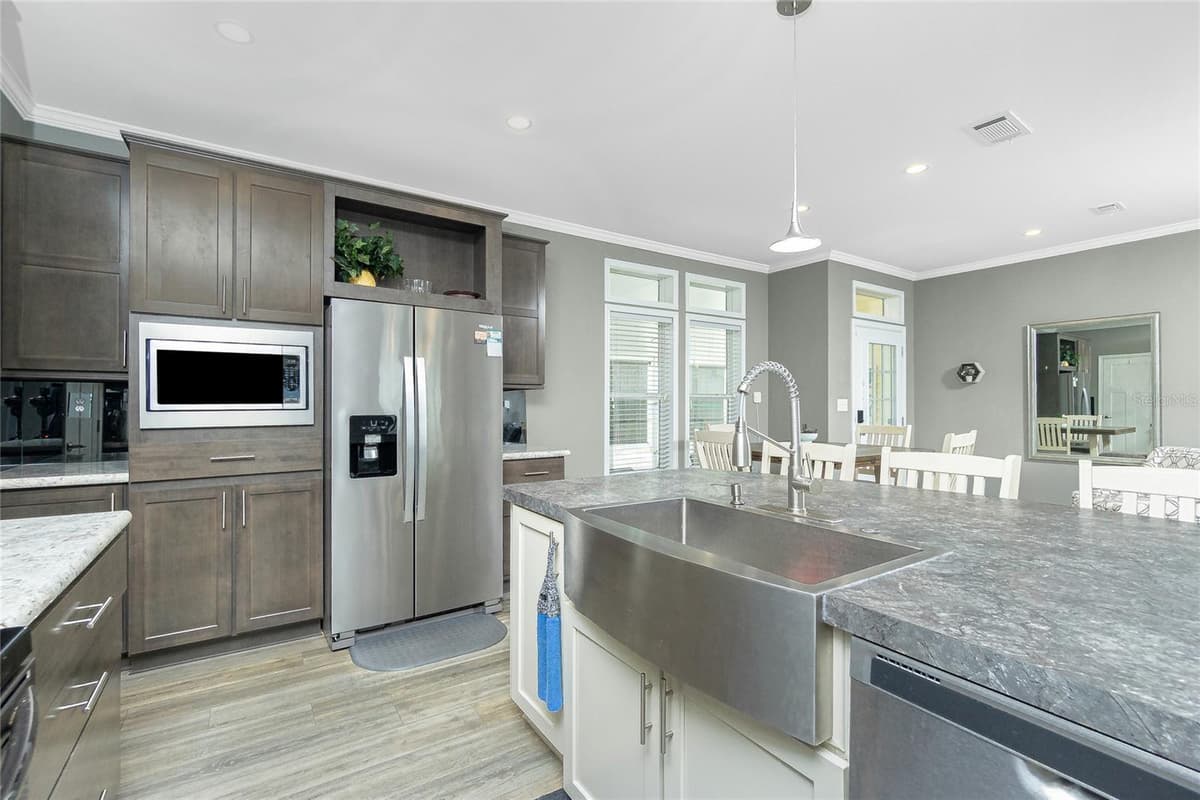 1431 SANDERLING DRIVE — photo 11 of 59