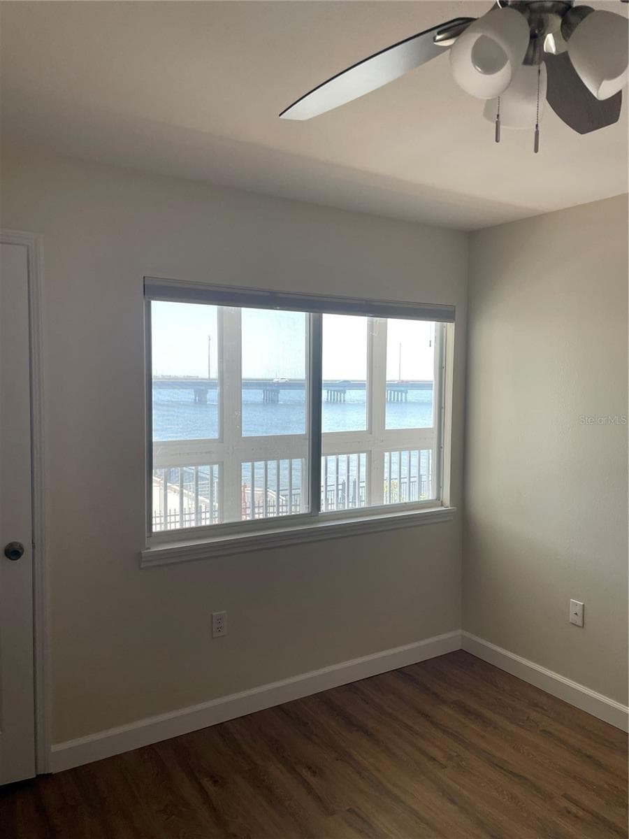150 HARBORSIDE AVENUE — photo 32 of 66