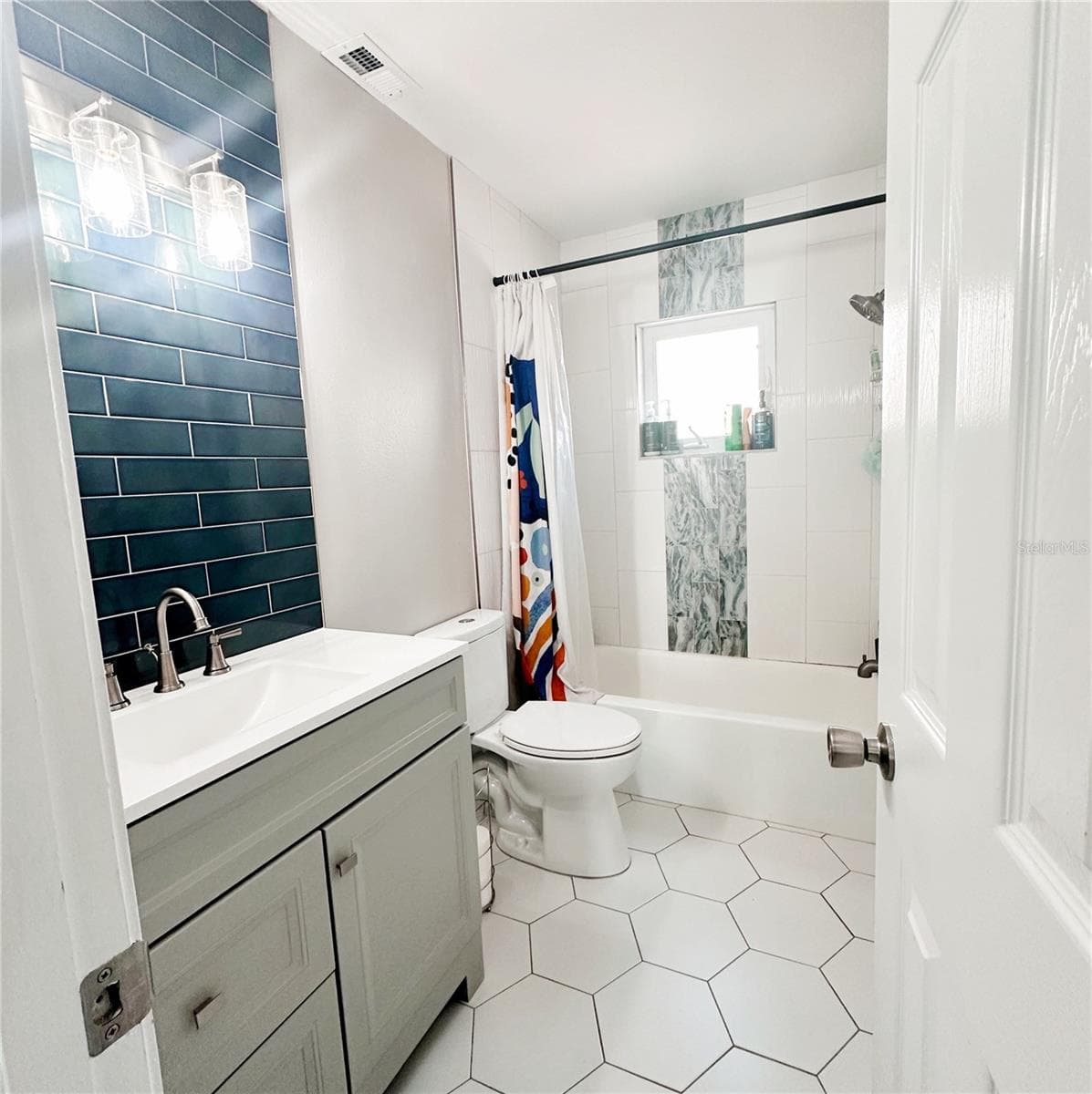 3208 TIMBERLINE ROAD — photo 11 of 21