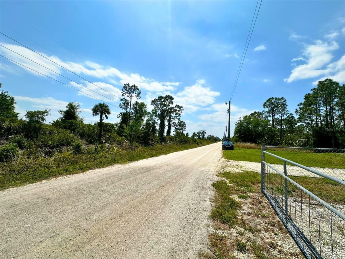 8297 STRASSE BOULEVARD — photo 11 of 31