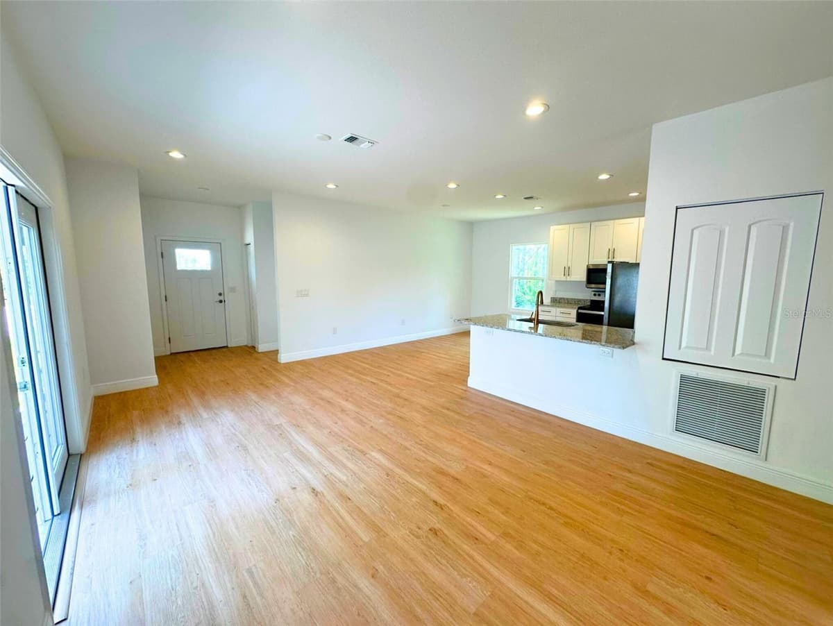 8297 STRASSE BOULEVARD — photo 12 of 31